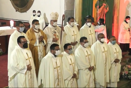 Foto con sacerdoti